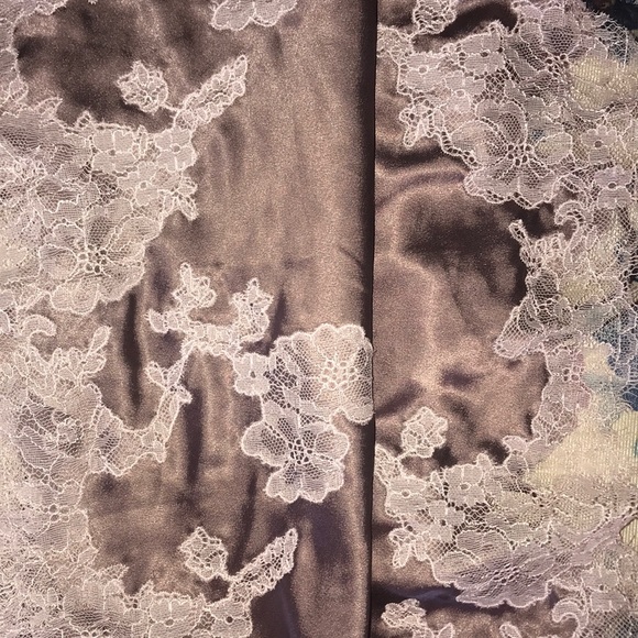 Night gown - Picture 2 of 6